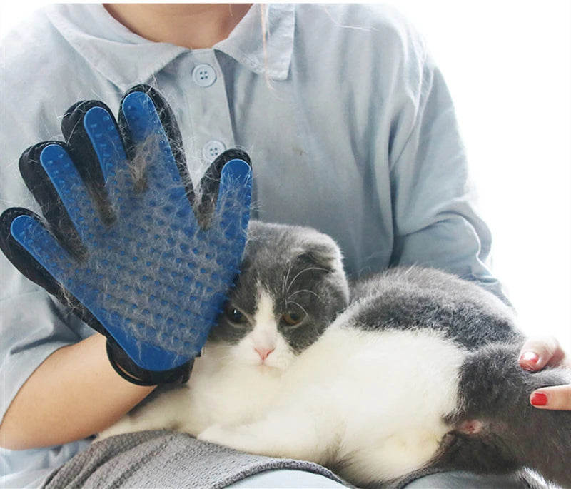 Pet Grooming Glove – Deshedding & Massage Brush for Cats and Dogs